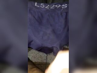 Intenso Orgasmo Chap Mientras Se Corre En Ropa Interior Con Gemidos y leche