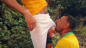 jogo do brasil com varios dotados safados e roludao acabou o final na mata fodendo gostoso