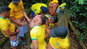 jogo do brasil com varios dotados safados e roludao acabou o final na mata fodendo gostoso