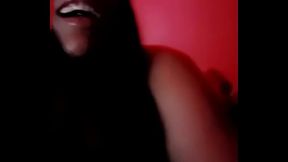 La chambre rouge tr&egrave_s chaude de Lala
