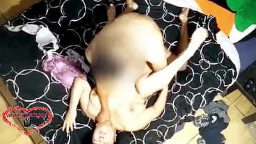 Mi vecino me folla