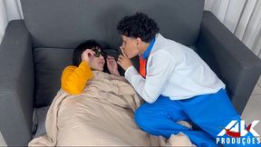 fred aproveitou que a daphne deu uma saida e foi pegar a velma escondido