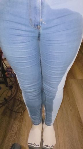 Huge rewetting in women's light blue jeans