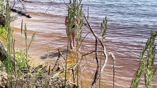 Spy Babe Nudist cunt with mouth on a Wild Beach