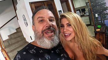 Ela est&aacute_ de volta e veio aprontar aqui Bruna Ferraz