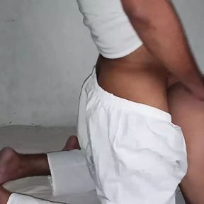 Aunty aj bari sex mod main dewar k sath khari hoker pora lay leya