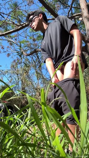 Jerking off Outdoors