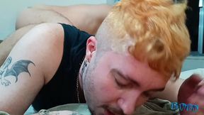 e olha quem voltou de novo