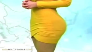 femme sexy et chaude aux gros seins est un mod&egrave_le &agrave_ succ&egrave_s