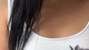 mi madrastra lavando y limpiando con su gran culo delicioso