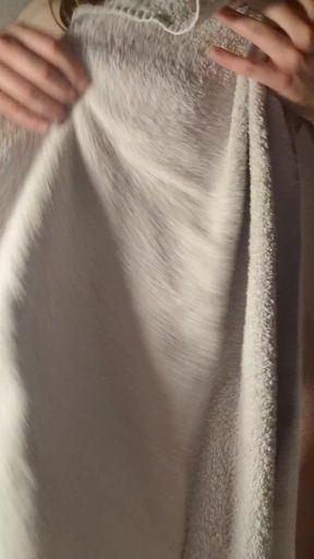 Dutch amateur GF rides thick cock after towel break