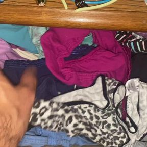 Friends 19y sisters panty drawer