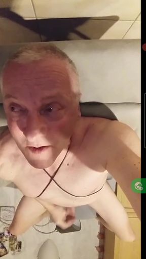 GREAT DISTANCE FLYING CUMSHOT IN MY FACE SEXSHOW