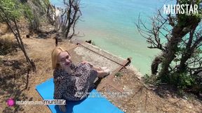 Caught the Eyes of Passers-by, but Did Not Stop and Continued