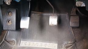 I drive and pump pedals with flip-flops (3)