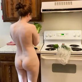 Sexy Body, Sexy Salad. Naked in the Kitchen Episode 55