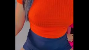 Safada shortinho curto e mini blusa louca pra ganhar pica