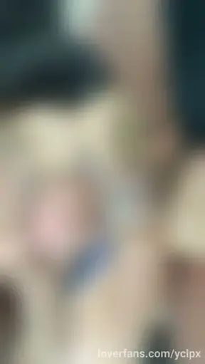 Invite a mi vecino a mi cuarto para chuparle el pene🥵, cuando lo vi me sorprendi porque tiene vitíligo en su miembro😯 ¿has visto algo así alguna vez? se lo babee todo💦