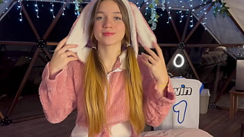 Majoblonde's stepdad breaks into his stepdaughter