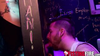 Punk-Chic Teen Babe Gets Dirty With A Facial Blast From Her Stepbrother