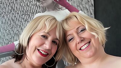 Mature ladies are having hardcore groupsex fun