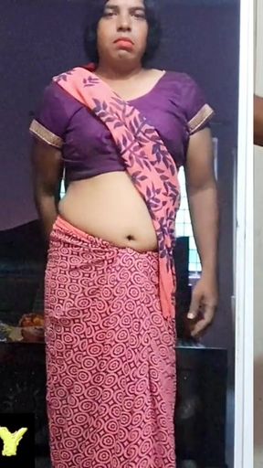 Sexysonu in pink saree navel show   Clip 1