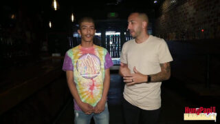 Hårdporr barbacka-action: Tatuerade pappan Eddy Blanco knullar unga amatörjuvens röv efter intensiv avsugning och slickning