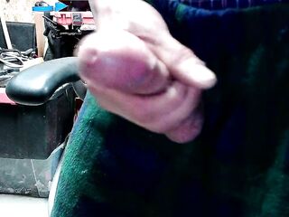 DILF Hurtin&#039; For A Squirtin&#039; And Squirts Cum All Over!!! Don&#039;t Be Shy, Cum See Dad ????????????