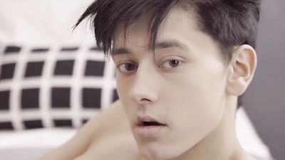 Cute Leo Alfano jerks off  in front of the cam