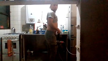 Me clavo una tanguita y me doy placer GOTICO...