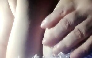 A77 mima skhona jbdat bzazlha f appel video o ana kankft zbi lkbir