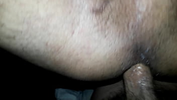 semen en la  cola mini pene