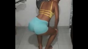 Alexandra deve sentar assim na pica