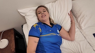 Fucking Big Ass Step Mom While She Is Watching Football