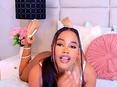 TaniaHills stunning latina cam model