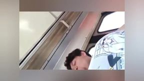 rico arrimo en el metro si me encuentras no dudes en acercarte