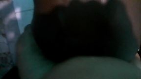 Galego comendo o Novinho preto