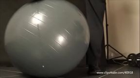 DOMINANT BUILDER BEATS AND TRAMPLES BIG BALLOON - 100