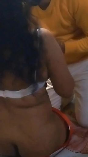 NEWLY MARRIED DESI COUPLE SEX WITH HINDI AUDIO   Clip 1