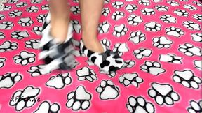 I play with my feet