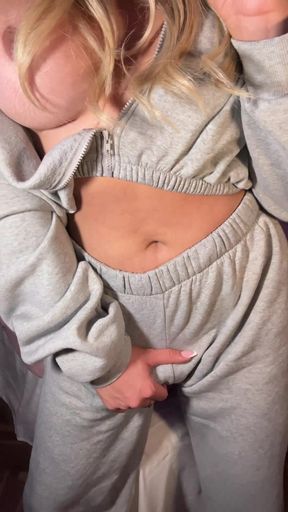 Viviana Trans Latina In A Sweatshirt Masturbation And Dick Rating