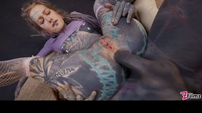 Well-formed Anuskatzz and Lily Lu at toys porn