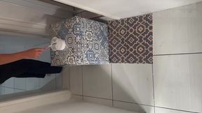 ts vanessa rafaella - sai para comprar alguns materiais que faltaram, e quando voltei, peguei o pintor batendo uma . e entao ...