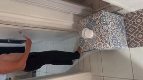 ts vanessa rafaella - sai para comprar alguns materiais que faltaram, e quando voltei, peguei o pintor batendo uma . e entao ...