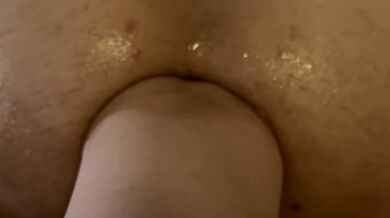 Twink takes a girl’s fists elbow deep in his tight ass