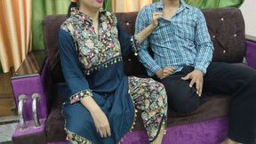Indian Punjabi stepmother&amp;#039;s hand is in the hands of the putt, the stepmother of the stepson, who opened her foodie, put the
