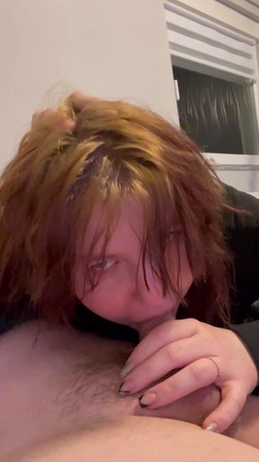 18-year-old Beauty Gives Head