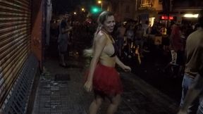 mirella mansur aprontando e fazendo far putaria na rua augusta no carnaval de rua de sao paulo - ed junior - carolina carioca - binho ted