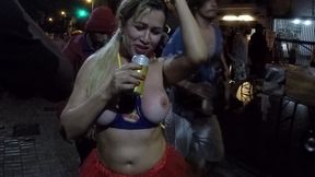 mirella mansur aprontando e fazendo far putaria na rua augusta no carnaval de rua de sao paulo - ed junior - carolina carioca - binho ted