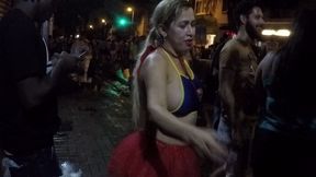 mirella mansur aprontando e fazendo far putaria na rua augusta no carnaval de rua de sao paulo - ed junior - carolina carioca - binho ted